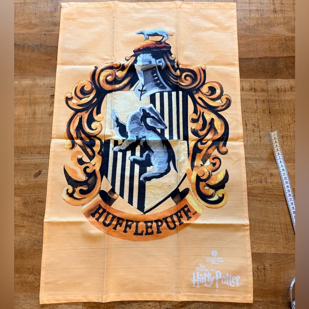 Harry Potter, Hufflepuff, tea towel/wall, decor, Warner Brothers, London